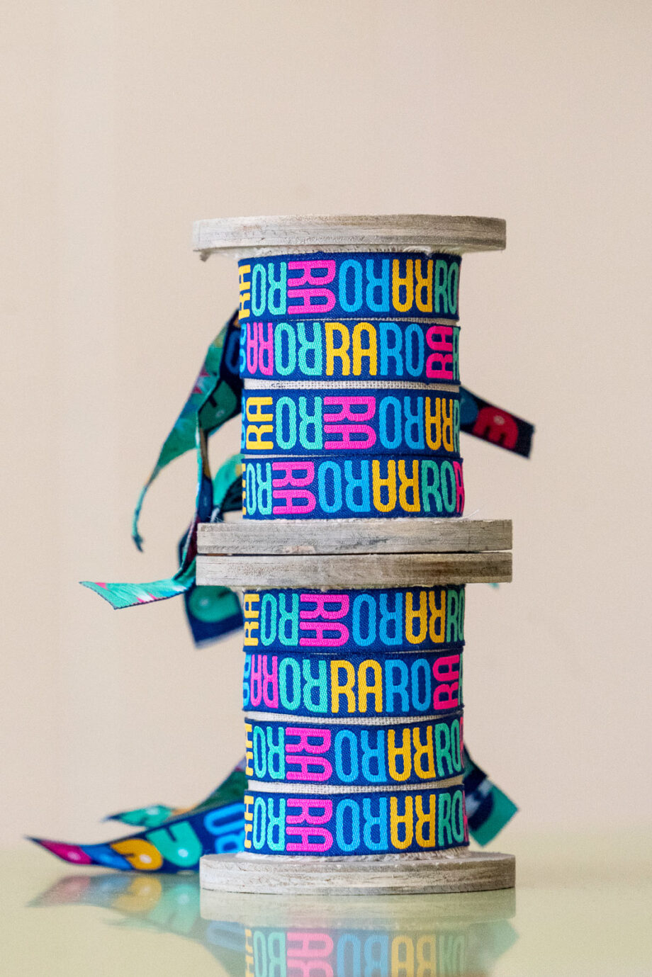 Pulsera Solidaria RARO